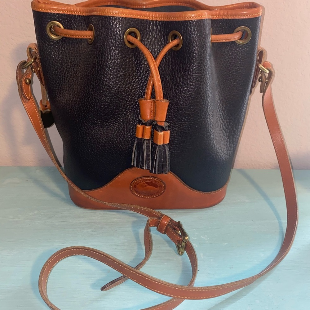 VINTAGE Dooney and Bourke Drawstring Bucket Bag ❀